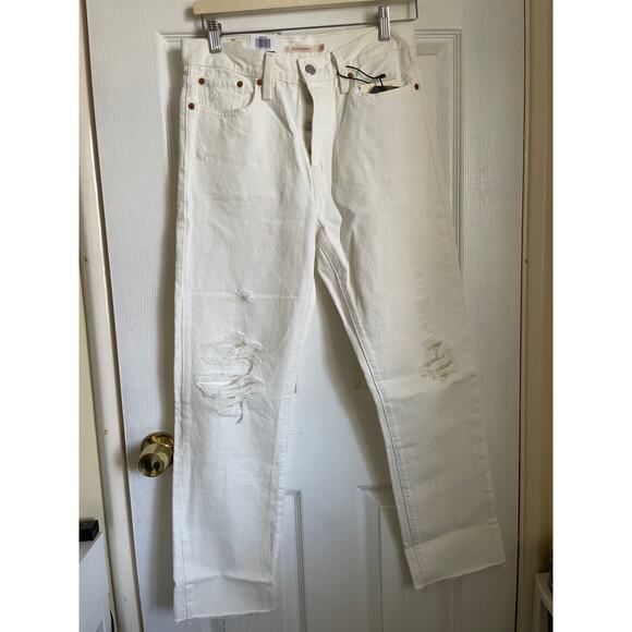 LEVI'S WHITE WEDGIE STRAIGHT FIT WOMEN'S JEANS, SIZE 28, NWT - Picture 6 of 8